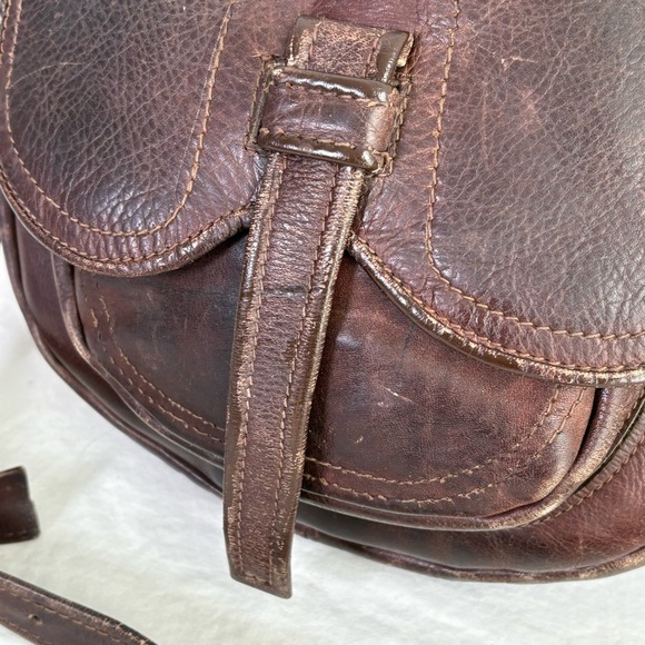 Vintage artisan handmade boho minimalist distressed genuine leather shoulder bag - Picture 10 of 17